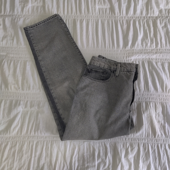 Good American Good Vintage 2-Tone Jeans - Picture 2 of 10